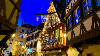 Strazburg şehrinde Noel boyunca güzel dekorasyonlar