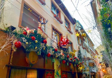 Strazburg şehrinde Noel boyunca güzel dekorasyonlar