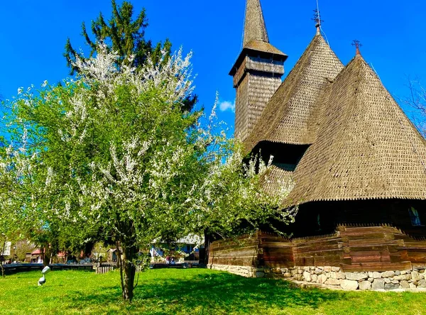 Gereja Kayu Tradisional Rumania Pedesaan — Stok Foto