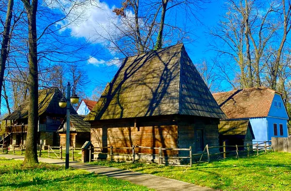 Dobře Zachovalý Tradiční Rumunský Dům Venkově — Stock fotografie