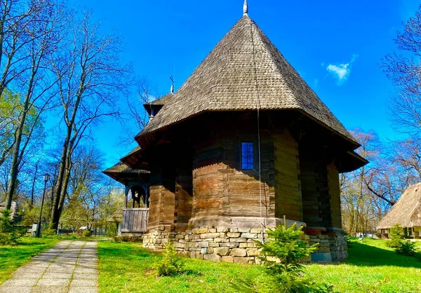 Eglise Roumaine Traditionnelle Bois Dans Campagne — Photo