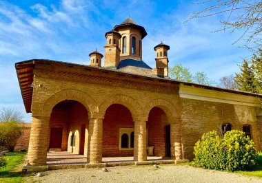 Romanya 'daki Mogosoaia' nın büyüleyici sarayı bahar zamanı