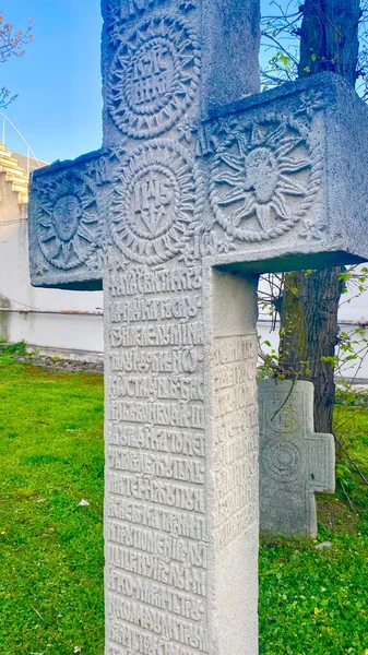 罗马尼亚Mogosoaia宫附近墓地的十字架 — 图库照片