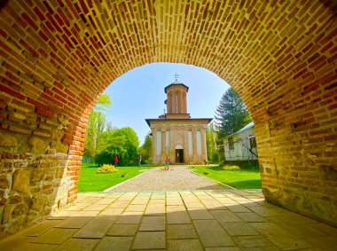 Romanya 'daki Snagov manastırında Vlad Tepes' in gömüldüğü yer