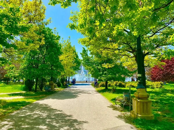 Bükreş 'teki Piata Unirii Parkı