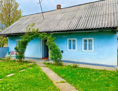 Batı Ukrayna 'daki kır evi.