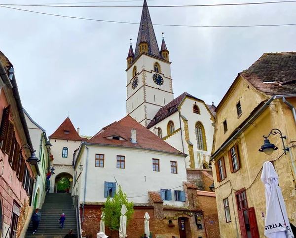 Romanya 'nın merkezindeki Transilvanya' nın büyüleyici tarihi Sibiu kasabası