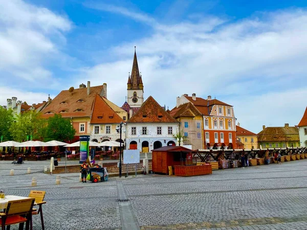 Romanya 'nın merkezindeki Transilvanya' nın büyüleyici tarihi Sibiu kasabası