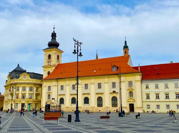 Romanya 'nın merkezindeki Transilvanya' nın büyüleyici tarihi Sibiu kasabası