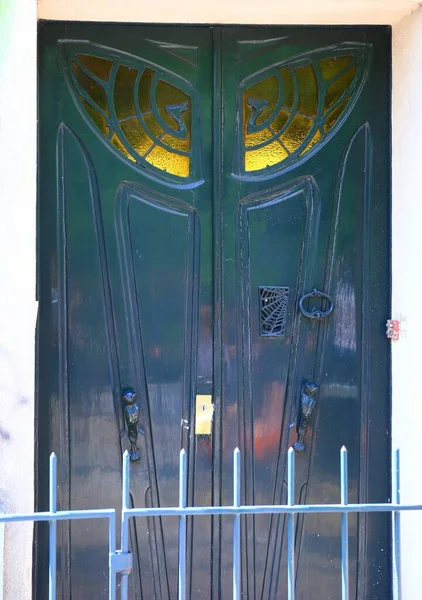 Cute Green Wooden Door Montmartre — Stock Photo, Image