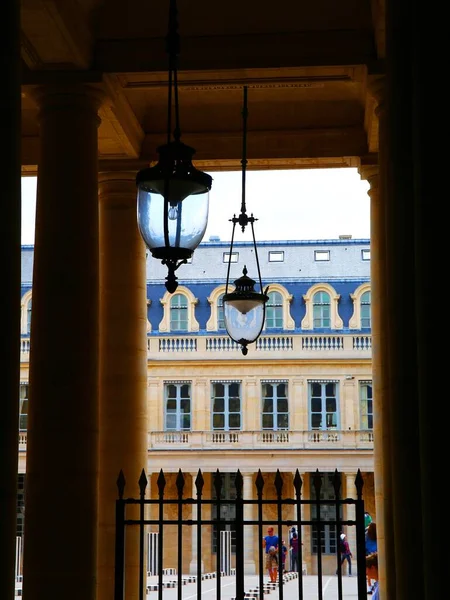 파리의 루아얄의 아름다운건 — 스톡 사진