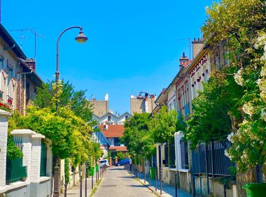Paris 'te güzel yeşil bir cadde
