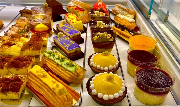 Many Desserts Cakes Market — Stockfoto