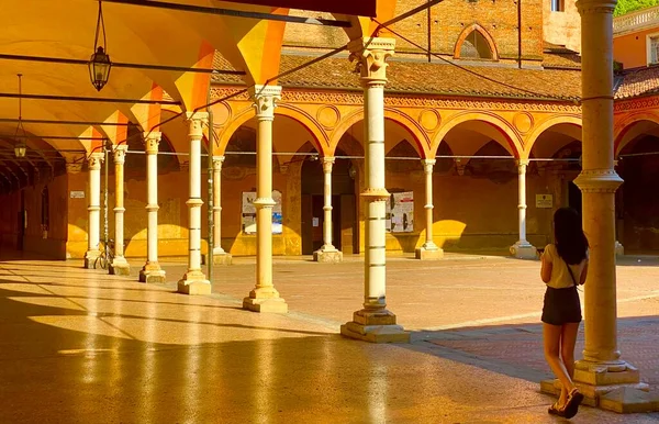 Красивые Аркады Историческом Городе Болонья Италии — стоковое фото
