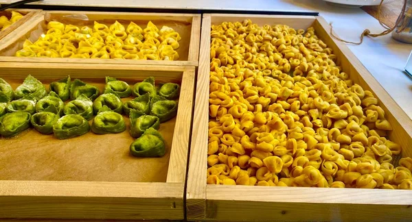 Vers Gemaakte Tortellini Een Lokale Markt Italië — Stockfoto