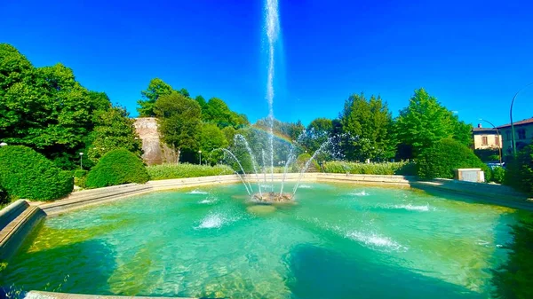 Fontana Nel Giardino Siena — Foto Stock