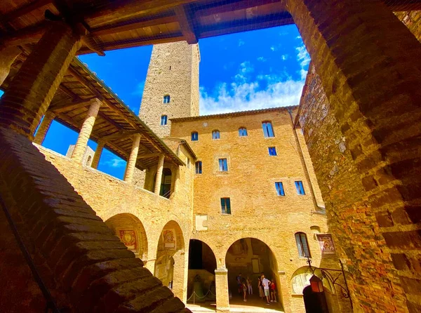 Bejárat Régi Torony San Gimignano — Stock Fotó