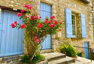 Büyüleyici, Fransa 'nın ortaçağ Provins kasabasını korudu