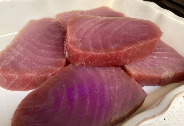 Raw Tuna Steaks Plate —  Fotos de Stock