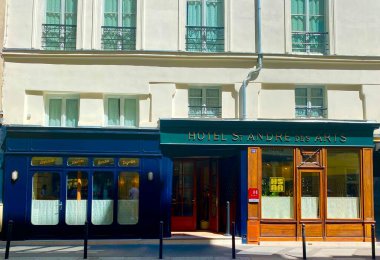 Paris 'in merkezinde küçük bir otel.