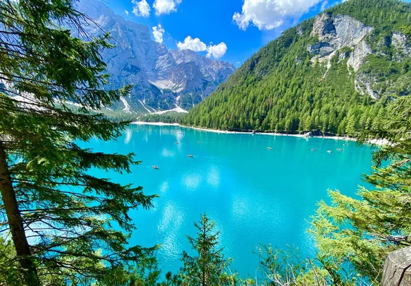 Belo Lago Braies Nas Montanhas Italianas — Fotografia de Stock