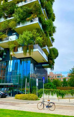 Bosco Verticale, Milano şehrindeki ağaç.