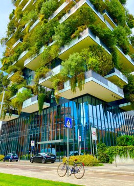Bosco Verticale, Milano şehrindeki ağaç.