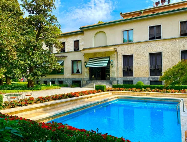 Villa Necchi Campiglio 'nun tropik bahçesi.
