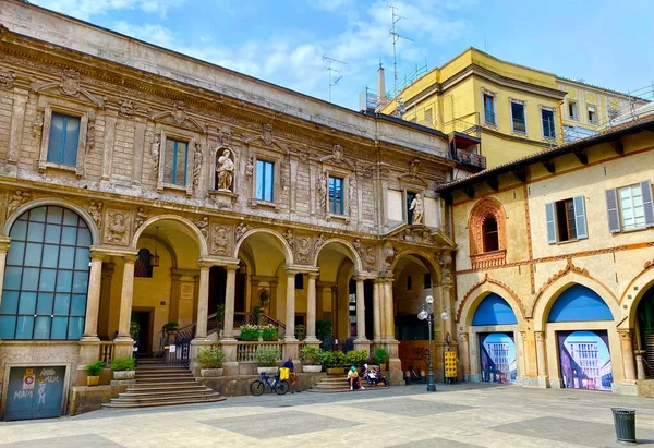 Piazza Mercanti Uma Das Praças Mais Bonitas Históricas Milão — Fotografia de Stock