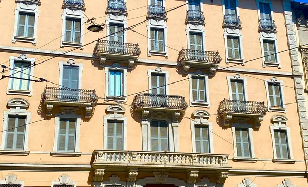 Fachada Casa Milão — Fotografia de Stock