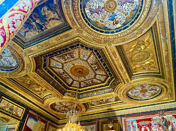 Wnętrze Królewskiego Pałacu Fontainebleau Francji — Zdjęcie stockowe