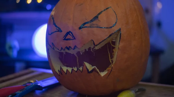 Halloween Kürbis Wird Geformt Und Geschnitten Ein Gesicht Machen — Stockfoto