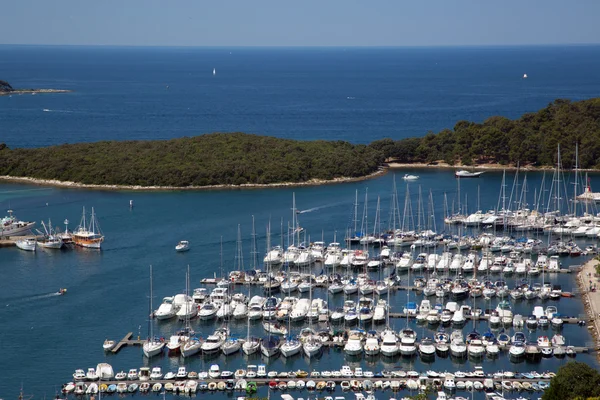 Porto marittimo nella città di Vrsar — Foto Stock