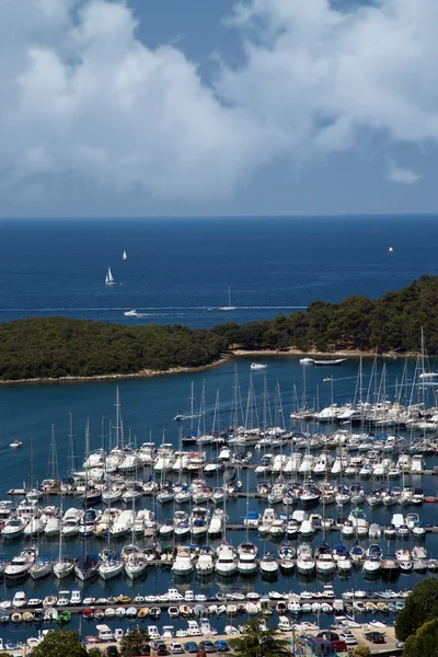 Port morski w mieście Vrsar — Zdjęcie stockowe