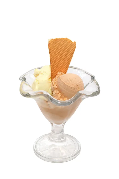 Coppa gelato con biscotti isolati — Foto Stock