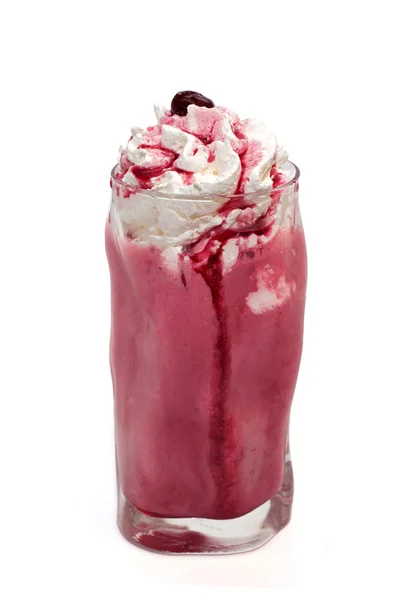 Milkshake à la cerise et crème isolée — Photo