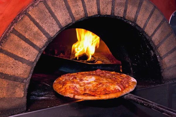 fırında pişirme pizza