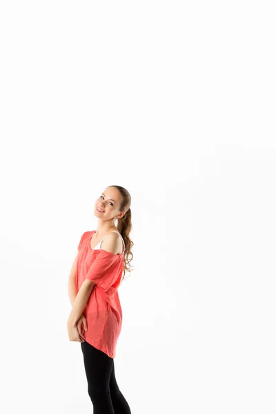 Schöne schlanke athletische Frau posiert im Studio — Stockfoto