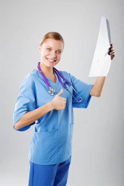 Doctora joven — Foto de Stock