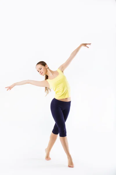 Skönhet kvinna stand - dansare pose — Stockfoto
