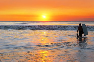 gün batımı. cerfer. okyanus