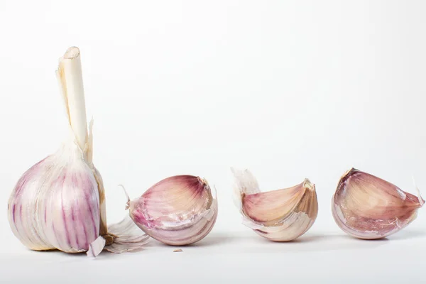 Garlic isolated on white background — Stock Photo, Image