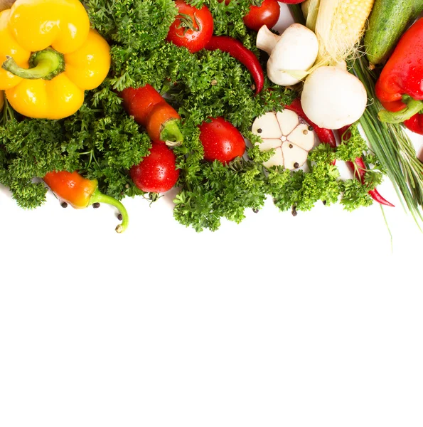 Légumes frais sur fond blanc — Photo