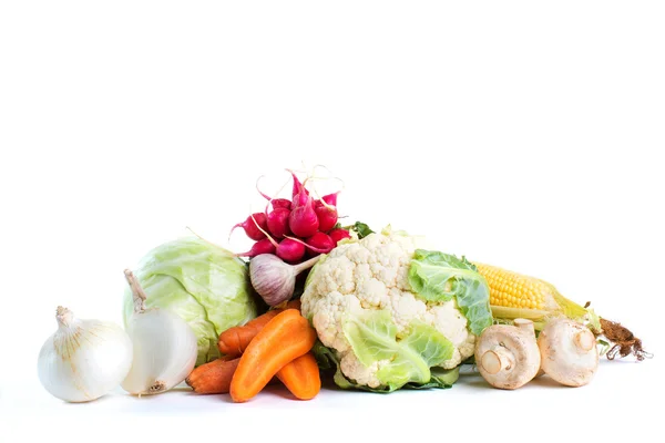 Grønnsaker som er isolert på hvit bakgrunn – stockfoto