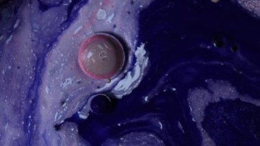 Renkli kabarcıklardan oluşan fantastik bir yapı. Soyut renkli boyalar. Üst görünüm.