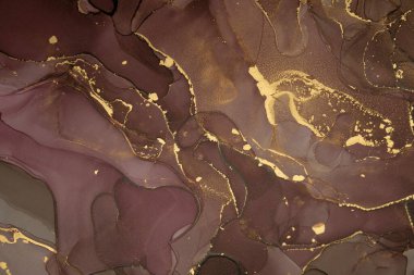 Alkol mürekkebi tekniğinde lüks, soyut koyu arkaplan, koyu altın rengi sıvı boya, dağınık akrilik damlalar ve girdap lekeleri, basılı malzemeler..