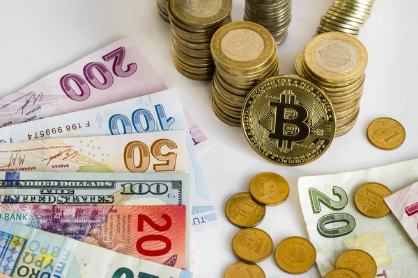 Tyrkiske Lira American Dollar Euro Med Mynt Bitcoin Hvit Bakgrunn – stockfoto