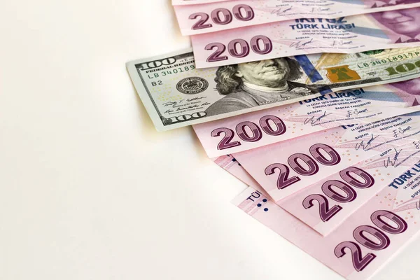 Dvě Stě Tureckých Bankovek Stovkou Amerických Dolarů Kopírovat Prostor Bílém — Stock fotografie