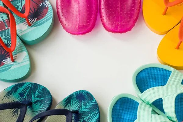 Пластиковая Морская Обувь Пляжные Тапочки Разработанные Вокруг Пространства Сообщений — стоковое фото