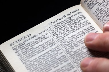 Luke, Bölüm 23 göre İncil